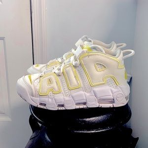 NIKE AIR UPTEMPO